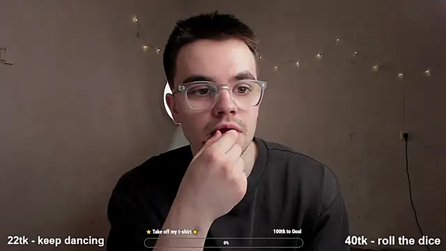 Snapshot of jame_flow chatting on 02.25.25 jame flow online show from 02.25.25