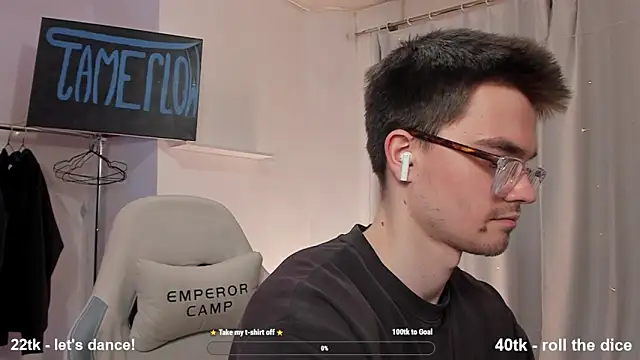 Snapshot of jame_flow chatting on 03.22.25 jame flow online show from 03.22.25