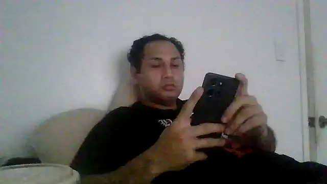 Snapshot of XjjripppX chatting on 09.20.25 XjjripppX online show from 09.20.25