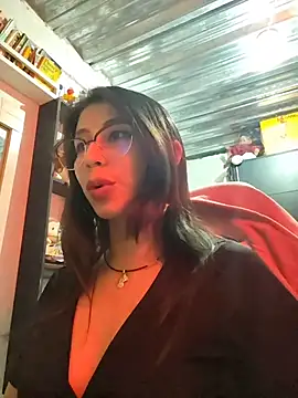 Snapshot of kateeen18 chatting on 12.15.25 kateeen18 online show from 12.15.25