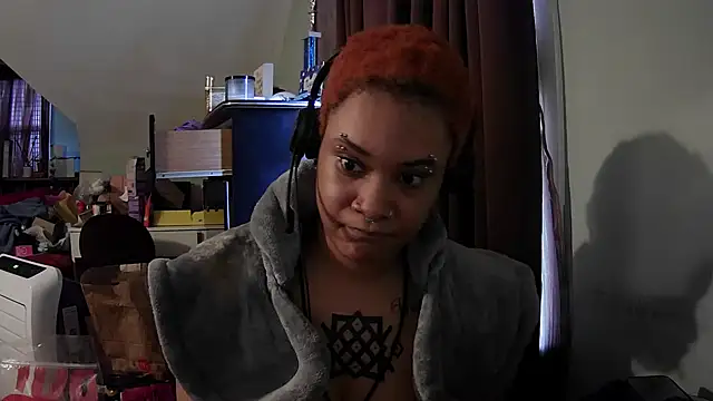 Snapshot of nickytheehawtie chatting on 04.28.26 nickytheehawtie online show from 04.28.26