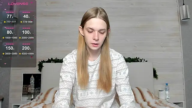 molly hunt  online show from 01.06.25