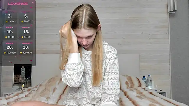 molly hunt  online show from 02.20.25