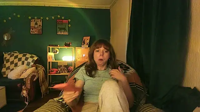 Snapshot of ClancyMorissey chatting on 10.10.25 ClancyMorissey online show from 10.10.25