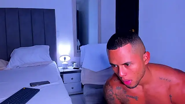 Snapshot of ethan_brown_ chatting on 10.12.25 ethan brown online show from 10.12.25