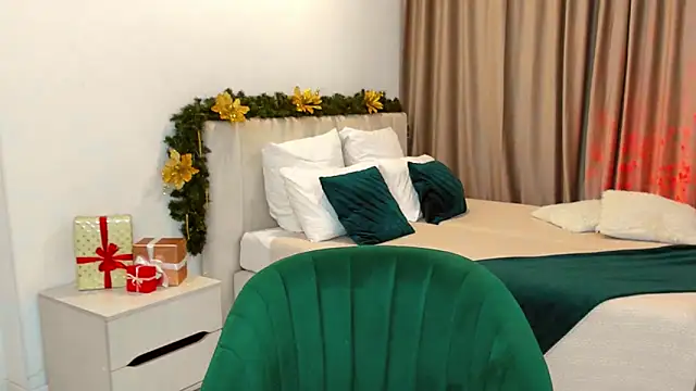 bella  rose online show from 12.20.24