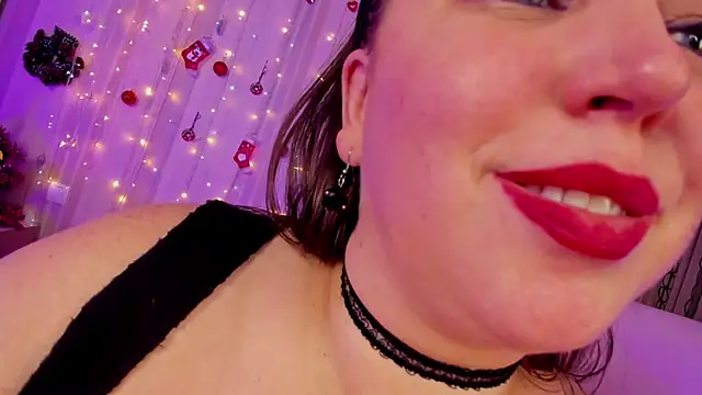 Snapshot of AdellaDulce chatting on 12.17.24 AdellaDulce online show from 12.17.24