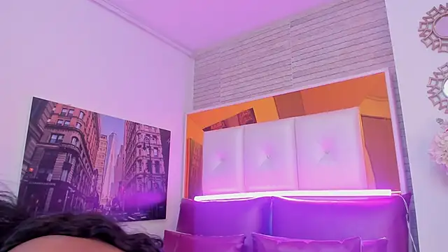 ShaniaBrownn online show from 11.27.25