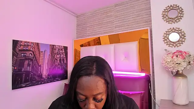 ShaniaBrownn online show from 12.02.25