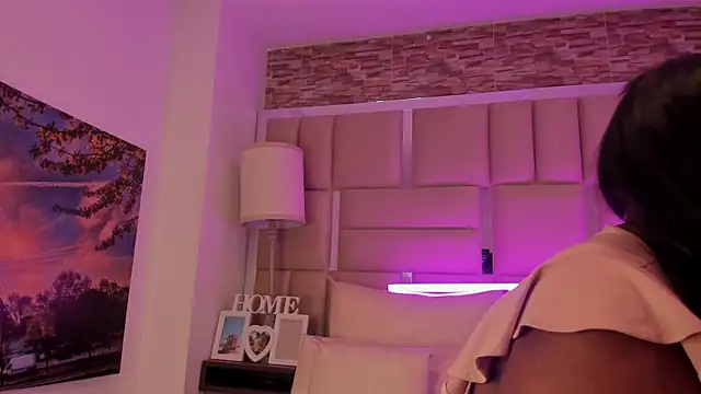 ShaniaBrownn online show from 02.25.26