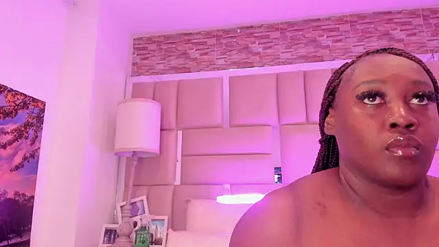 ShaniaBrownn online show from 05.14.26