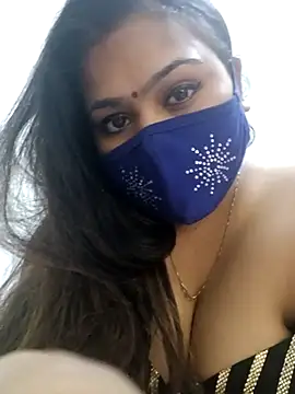 Snapshot of cutee__crazy chatting on 02.13.25 cutee crazy online show from 02.13.25