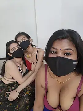 Snapshot of cutee__crazy chatting on 06.14.26 cutee crazy online show from 06.14.26
