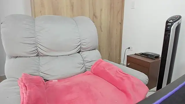 xspecialoomx online show from 04.21.26