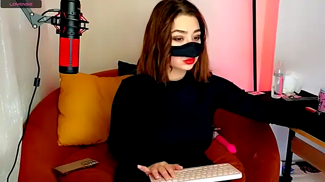 Snapshot of _L0VE_ME chatting on 01.12.25 L0VE ME online show from 01.12.25