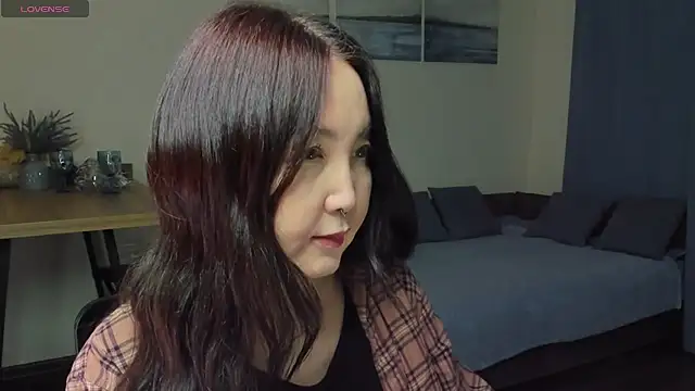 Snapshot of AvroraSakura chatting on 01.25.25 AvroraSakura online show from 01.25.25