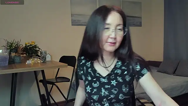 Snapshot of AvroraSakura chatting on 02.22.25 AvroraSakura online show from 02.22.25