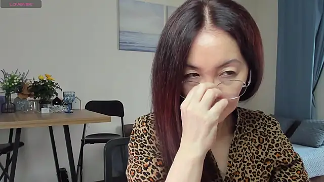 Snapshot of AvroraSakura chatting on 02.24.25 AvroraSakura online show from 02.24.25