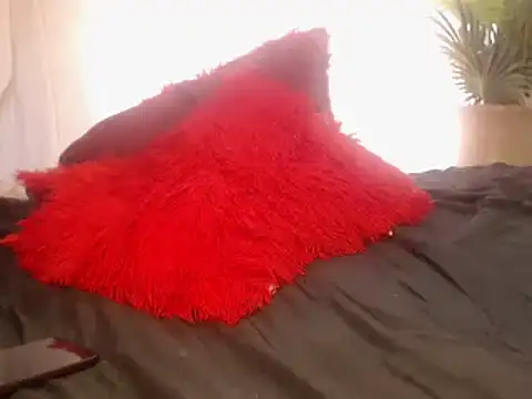 Snapshot of Misswhiteee chatting on 02.08.25 Misswhiteee online show from 02.08.25