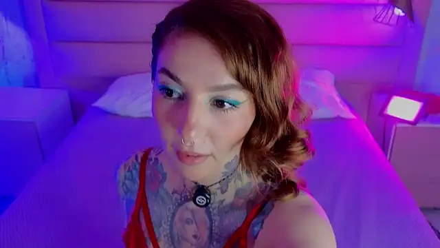 Snapshot of Evangelyne_1 chatting on 05.06.26 Evangelyne 1 online show from 05.06.26