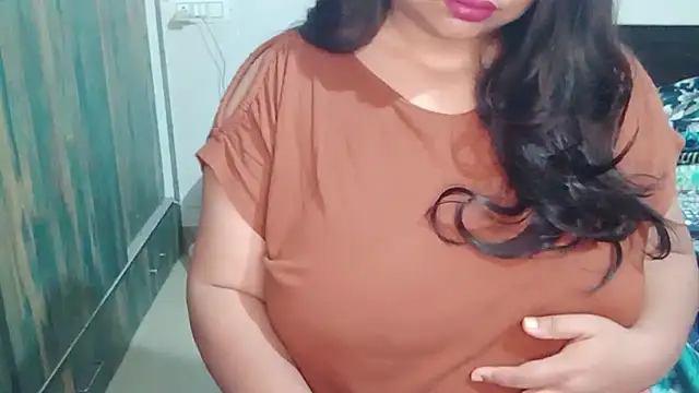 Snapshot of yoursnishaa chatting on 01.15.25 yoursnishaa online show from 01.15.25