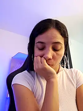 Snapshot of miaeyes chatting on 01.10.25 miaeyes online show from 01.10.25