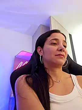 Snapshot of miaeyes chatting on 01.18.25 miaeyes online show from 01.18.25