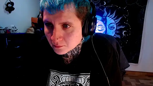 Marieblueeyes online show from 02.04.25