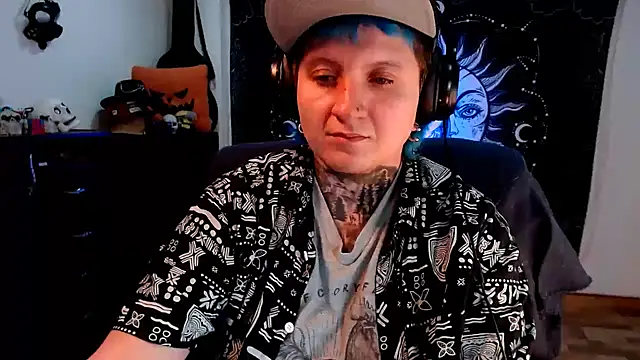 Marieblueeyes online show from 02.04.25