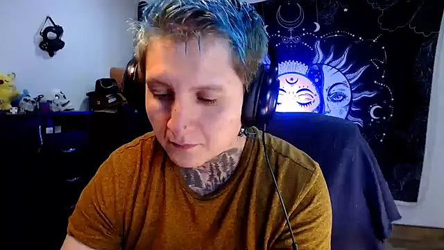 Marieblueeyes online show from 02.06.25