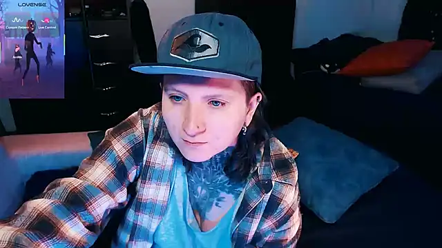 Marieblueeyes online show from 10.05.25