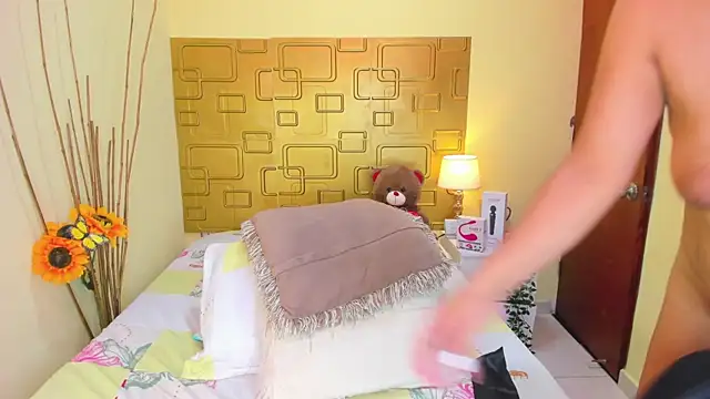 Julia Haye online show from 03.02.25