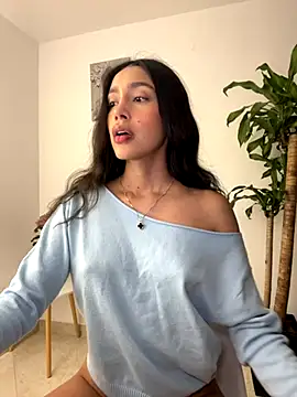 SelenaStone online show from 11.08.25