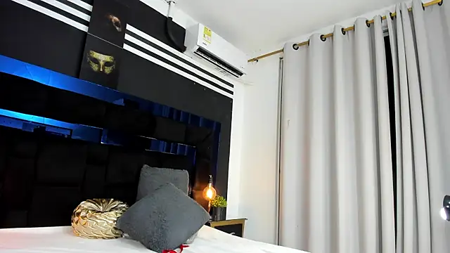 Snapshot of KatalinaMillan chatting on 01.14.25 KatalinaMillan online show from 01.14.25