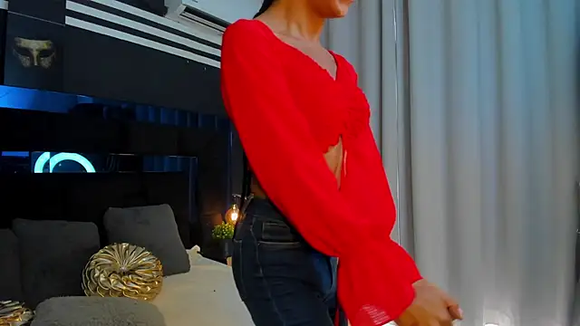 Snapshot of KatalinaMillan chatting on 02.21.25 KatalinaMillan online show from 02.21.25