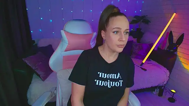 pepper cat  online show from 12.04.25