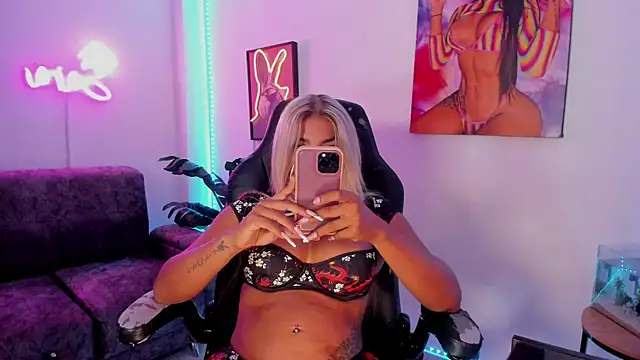 xLatinahotx online show from 08.03.26