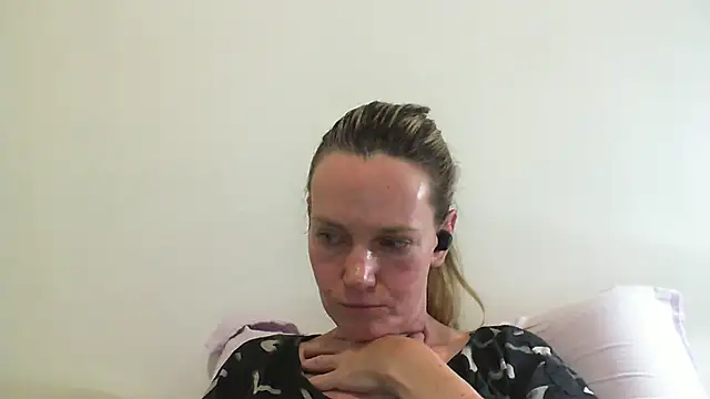 Annylove1 online show from 02.16.25