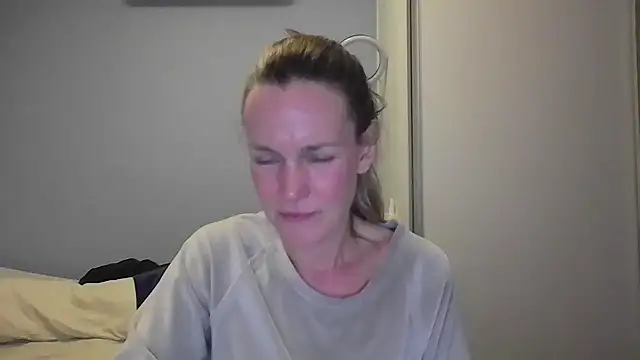 Annylove1 online show from 11.24.25