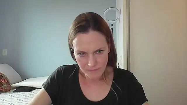 Annylove1 online show from 12.17.25