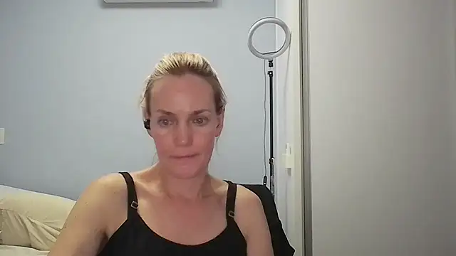 Annylove1 online show from 02.20.26