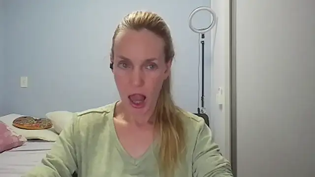 Annylove1 online show from 04.20.26