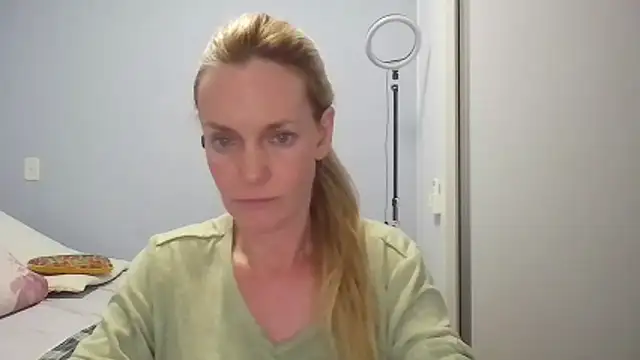 Annylove1 online show from 04.22.26