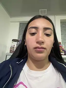 Snapshot of Hannahoff chatting on 12.22.24 Hannahoff online show from 12.22.24