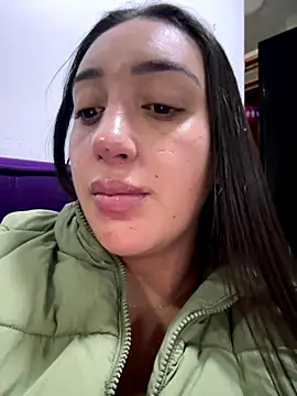 Snapshot of Hannahoff chatting on 09.23.25 Hannahoff online show from 09.23.25