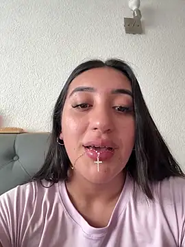 Snapshot of Hannahoff chatting on 01.09.26 Hannahoff online show from 01.09.26