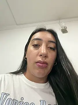 Snapshot of Hannahoff chatting on 02.24.26 Hannahoff online show from 02.24.26