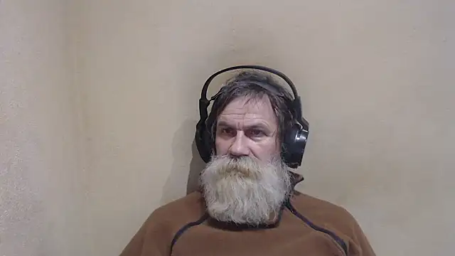 Snapshot of AlexNudo chatting on 12.11.24 AlexNudo online show from 12.11.24