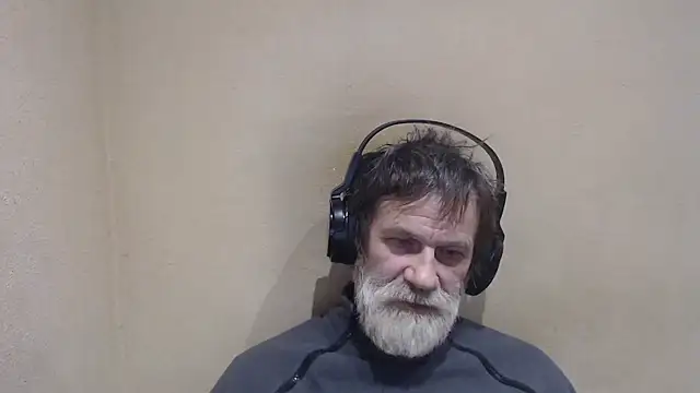 Snapshot of AlexNudo chatting on 01.06.25 AlexNudo online show from 01.06.25