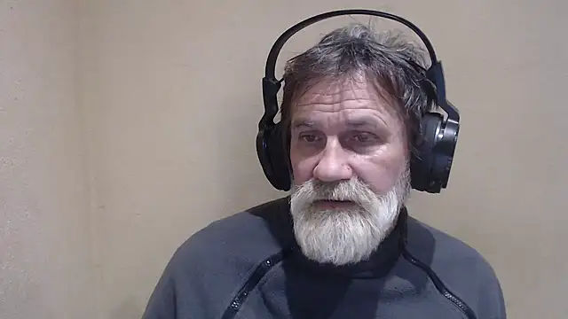 Snapshot of AlexNudo chatting on 01.07.25 AlexNudo online show from 01.07.25